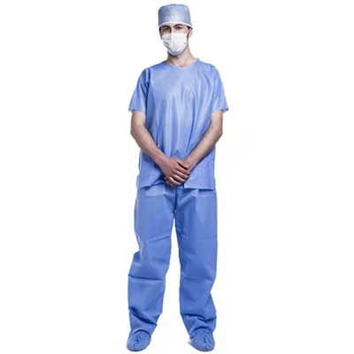 Vestido descartável cirúrgico plástico estéril médico do isolamento do CPE para o hospital